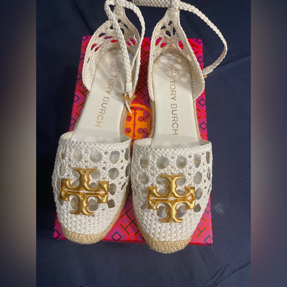 Tory Burch women shoes, size 6.5 USA